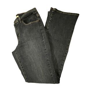 Levi’s ~ Blue Denim Jeans ~ Classic Bootcut ~ size 4M ~ 27/32